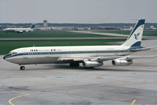 Iran_Air_Boeing_707-300_Manteufel